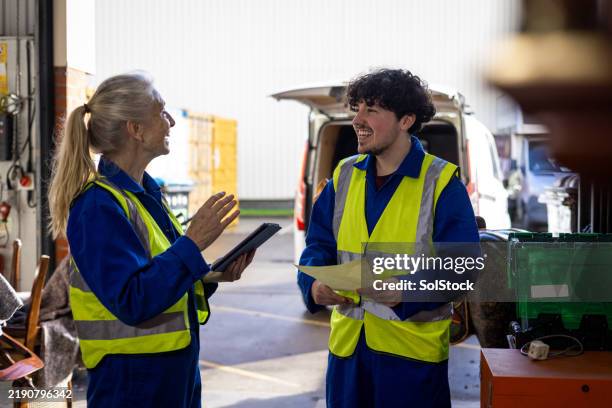 working in a warehouse - warehouse worker stock pictures, royalty-free photos & images