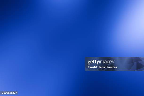 abstract smooth bright navy blue light gradient texture background. futuristic 3d pattern. design element. copy space, place for text. neon empty, blank banner. - fond bleu photos et images de collection