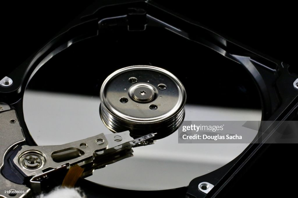 Hard disk drive (HDD) for a computer