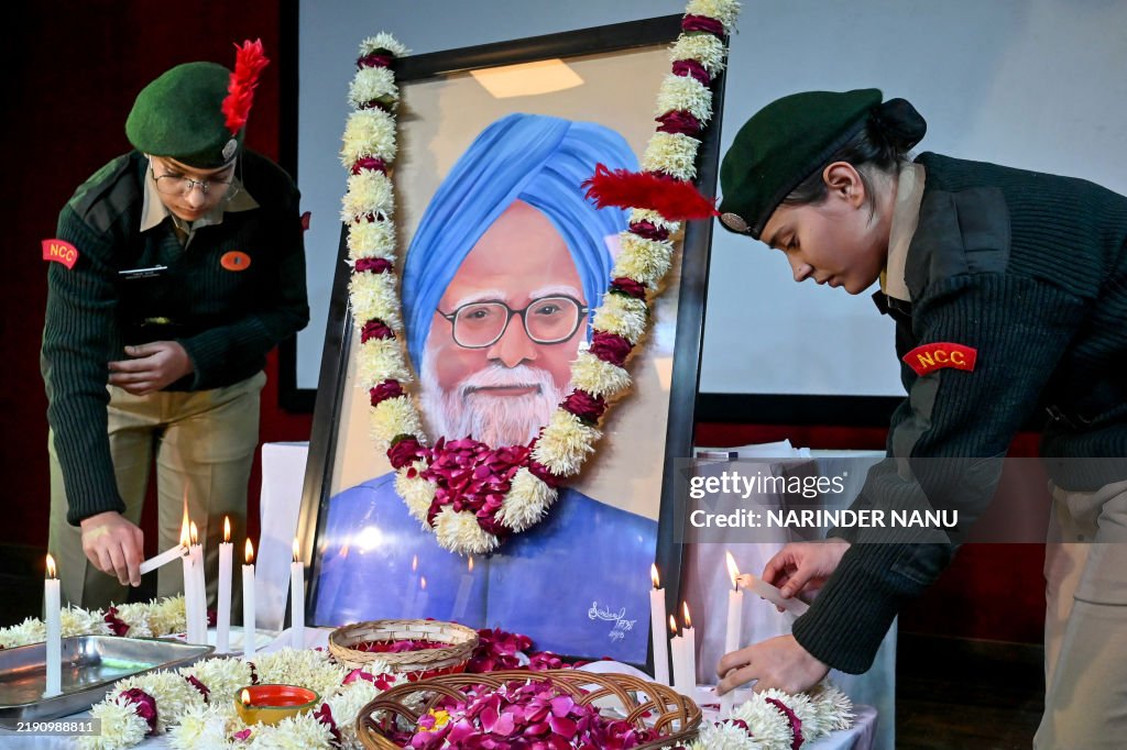 TOPSHOT-INDIA-POLITICS-SINGH