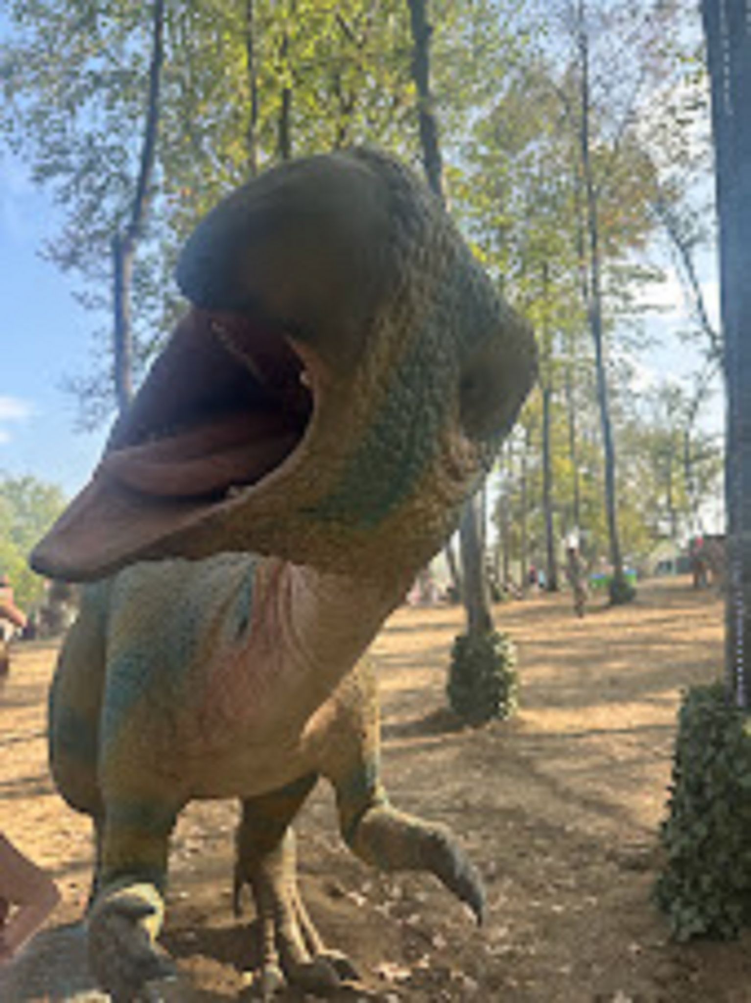 animatronic dinosaur