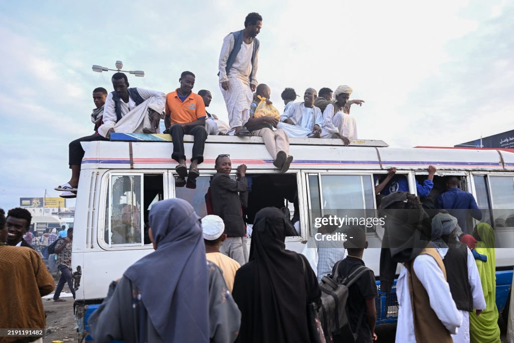 TOPSHOT-SUDAN-CONFLICT-ECONOMY-TRANSPORTATION