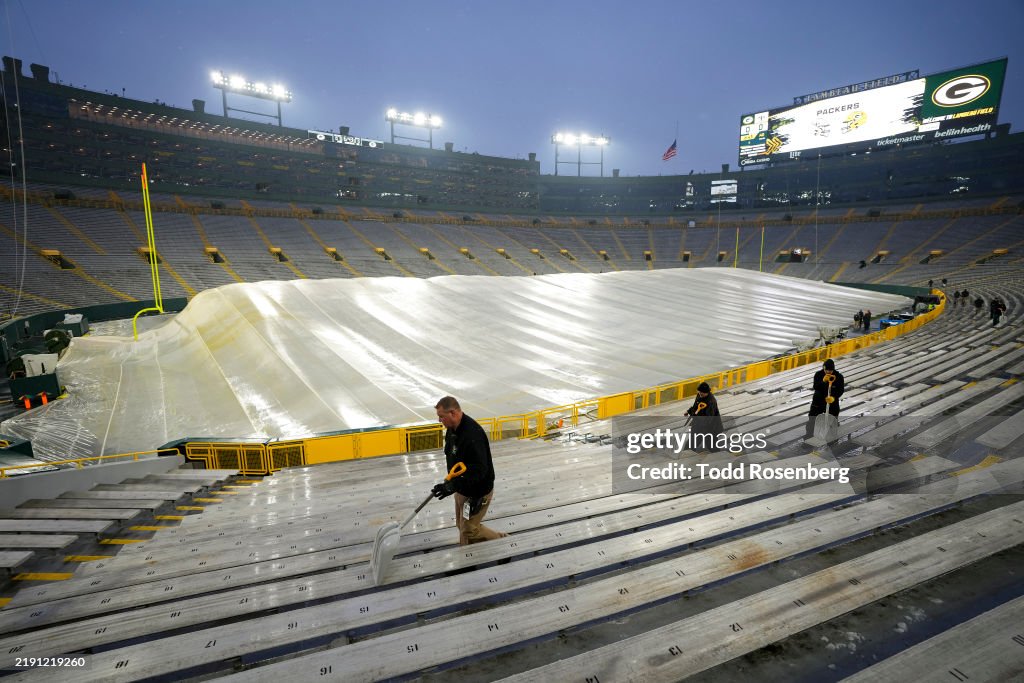 New Orleans Saints v Green Bay Packers