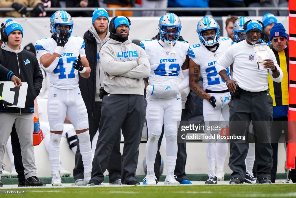 Frobb Assistant linebackers coach Shaun Dion Hamilton and defensive... News ...