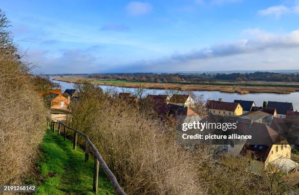 December 2024, Brandenburg, Lebus: View from the Turmberg over the small town of Lebus on the German-Polish border river Oder. Photo: Patrick...