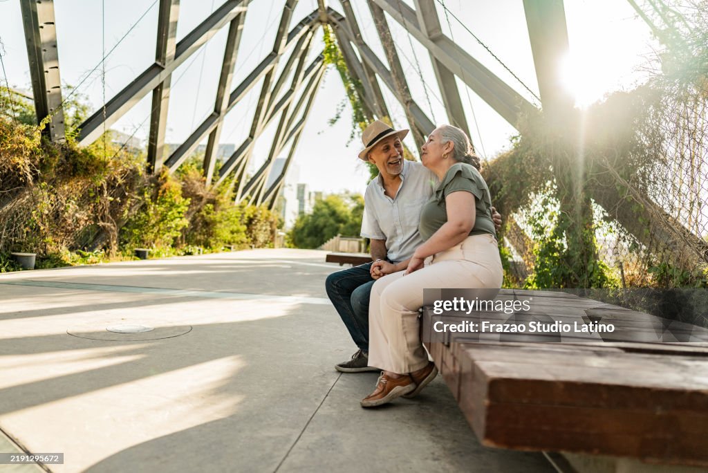 Couple talking in the city