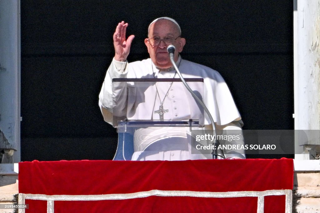 VATICAN-POPE-MASS-NEW YEAR-ANGELUS