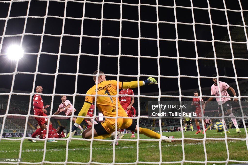 Palermo FC v SSC Bari - Serie B