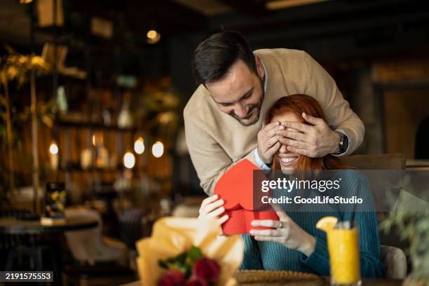 surprise - valentines day stock pictures, royalty-free photos & images