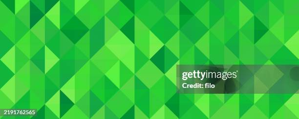 stockillustraties, clipart, cartoons en iconen met green abstract triangles textured abstract background - herhaalpatroon in tegels