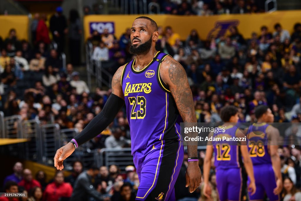 Atlanta Hawks v Los Angeles Lakers