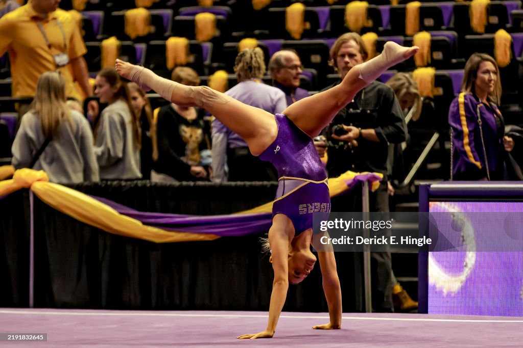 Perrin Rittner Lsu Olivia Dunne of the LSU Tigers warms up prior to a meet against the ...