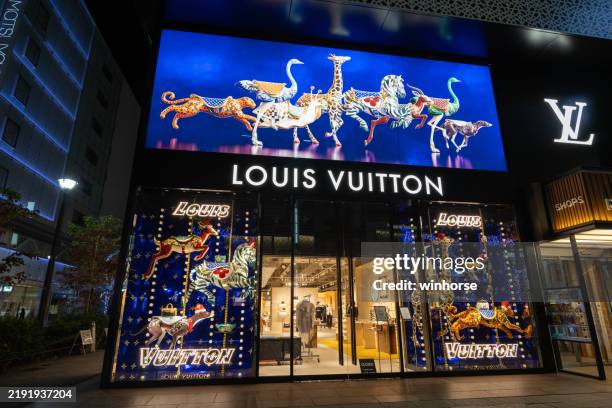 tienda louis vuitton en tokio, japón - tienda central fotografías e imágenes de stock