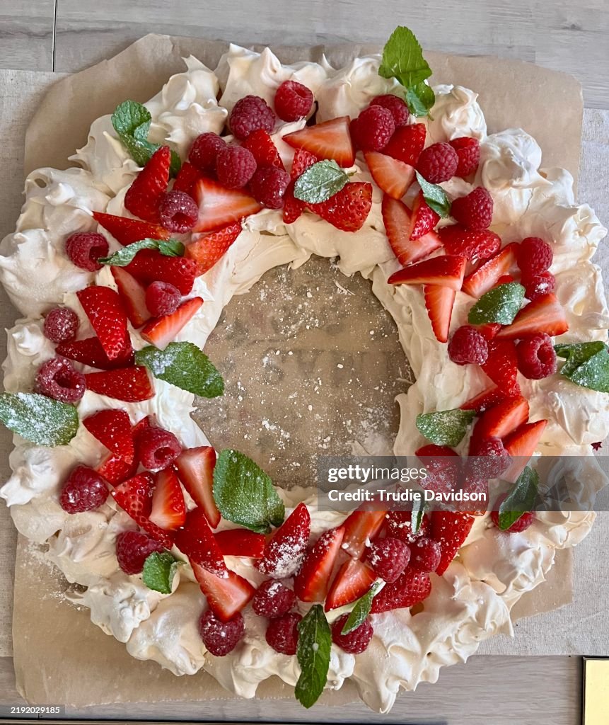 Christmas Wreath Pavlova
