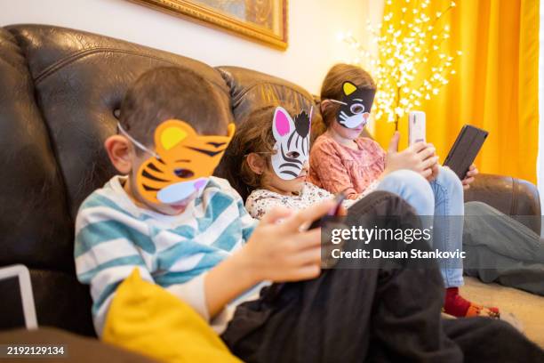 Tiger Using Phone 4,110 Tiger Images For Kids Stock Photos, High-Res Pictures, and Images ...