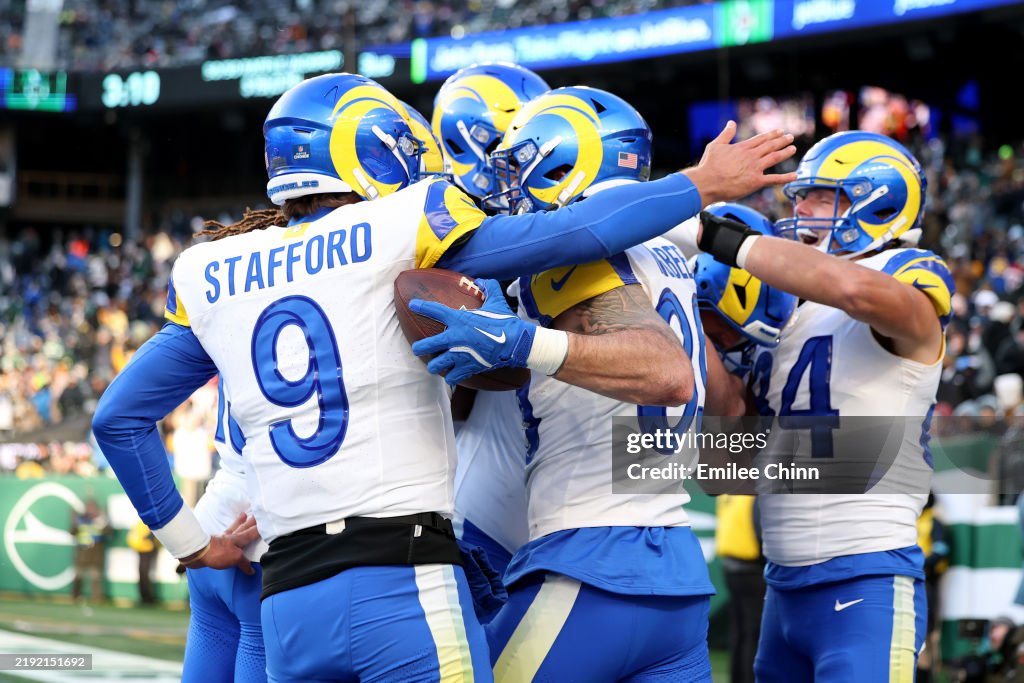 La Rams Jet Matthew Stafford of the Los Angeles Rams celebrates a touchdown by ...