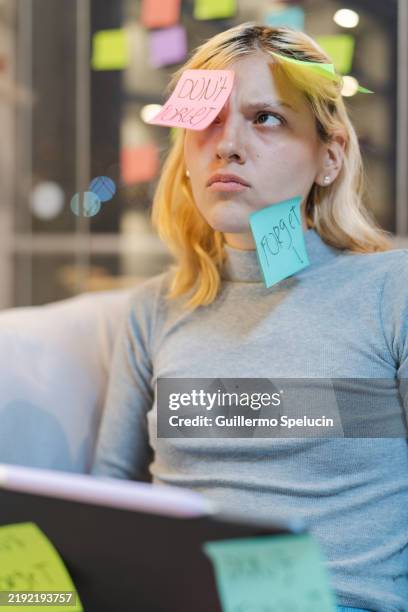 Note On Face 429 Person With Post It Note On Face Stock Photos, High-Res Pictures ...