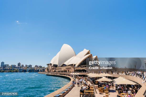 das sidney opera house in sidney in australien - oper von sydney stock-fotos und bilder