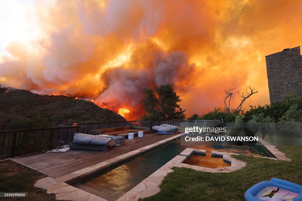 TOPSHOT-US-WEATHER-FIRE