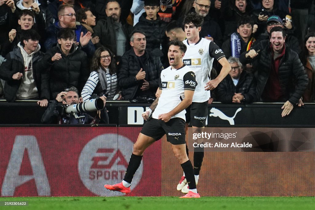 Valencia CF v Real Madrid CF - La Liga EA Sports