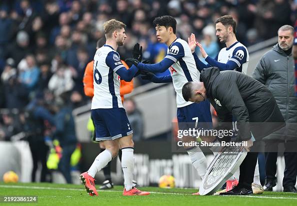 Tottenham Hotspur FC v Newcastle United FC - Premier League Tottenham Hotspur FC v Newcastle United FC - Premier League