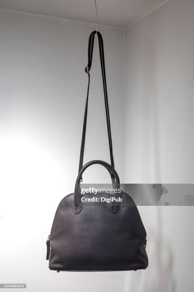 Everyday Elegance: Leather Handbag