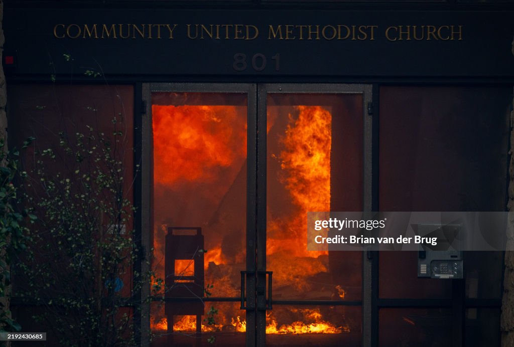 Fire in palisades and malibu