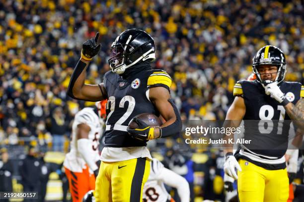 Najee Harris of the Pittsburgh Steelers reacts after scoring a touchdown in the second quarter of a game against the Cincinnati Bengals at Acrisure...