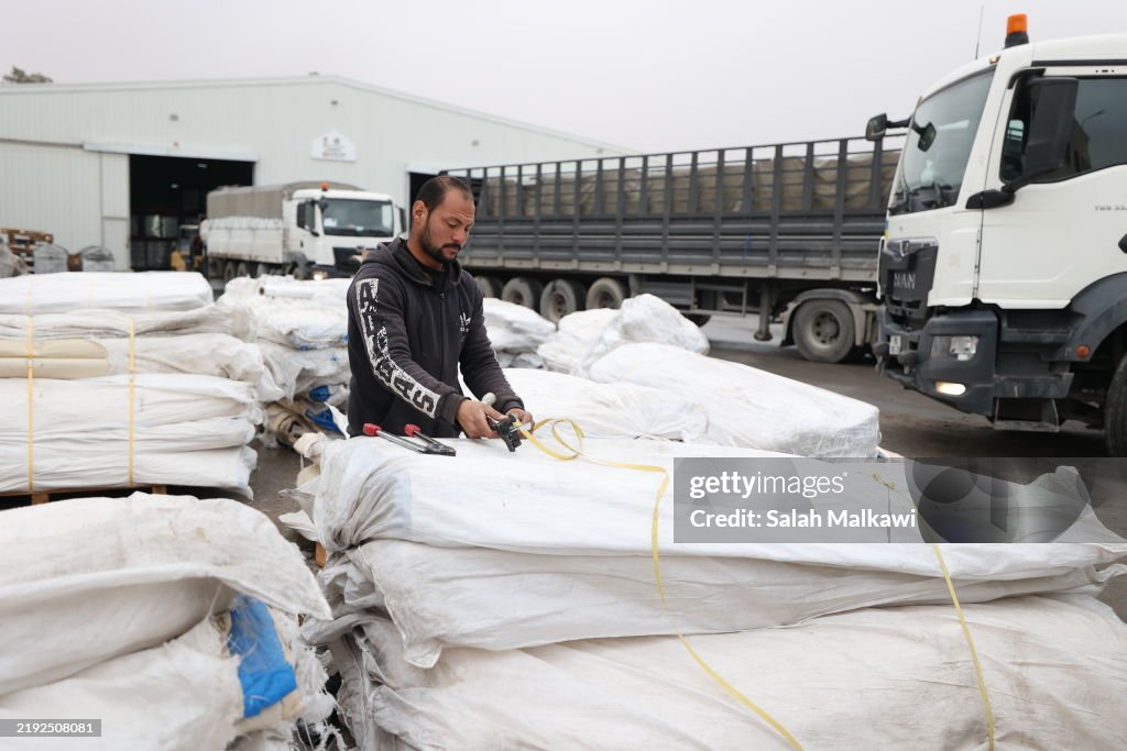 Jordanian Charity Prepares To Send Humanitarian Aid To Syria