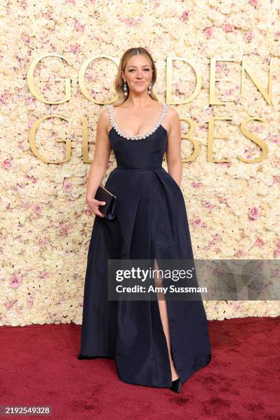 Abby Elliott attends the 82nd Annual Golden Globe Awards at The Beverly Hilton on January 05, 2025 in Beverly Hills, California.