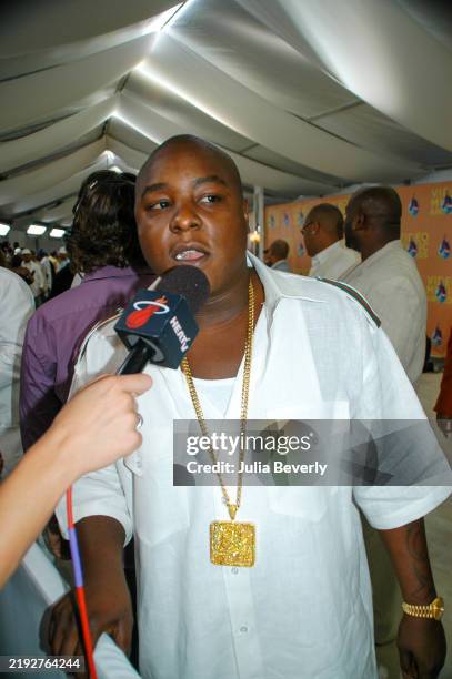 Rapper Jadakiss attends the 2005 MTV Video Music Awards at the American Airlines Arena on August 28, 2005 in Miami, Florida.