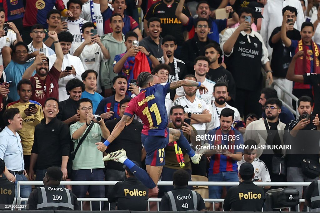 TOPSHOT-FBL-KSA-ESP-REAL MADRID-BARCELONA
