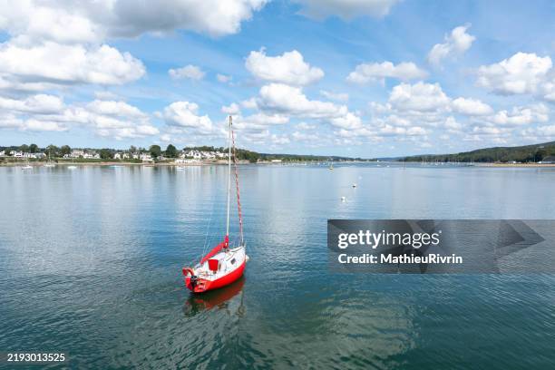 aerial view of the iroise bridge in brest and relecq-kerhuon under a blue sky - brest brittany stock pictures, royalty-free photos & images
