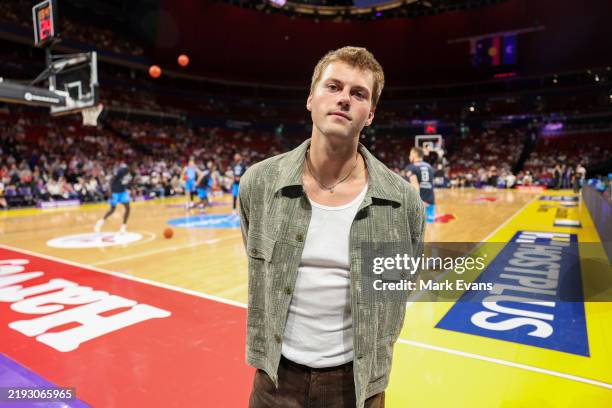 Australia Ruel 79 Ruel (Singer) Stock Photos, High-Res Pictures, and Images - Getty Images