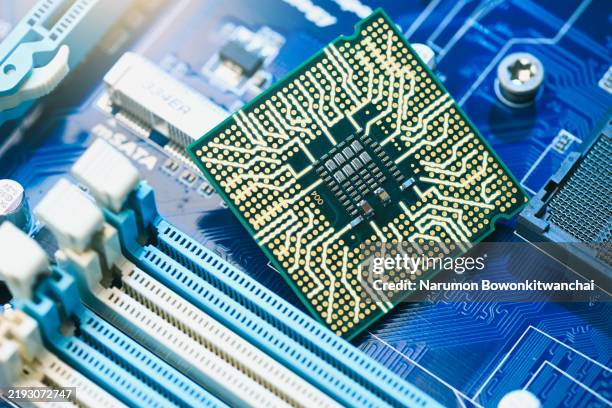 the close up image of the cpu and motherboard - unidade de processamento central imagens e fotografias de stock