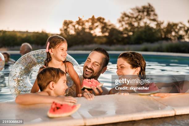 Eating In The Pool 3,274 Eating Swimming Pool Stock Photos, High-Res Pictures, and Images ...