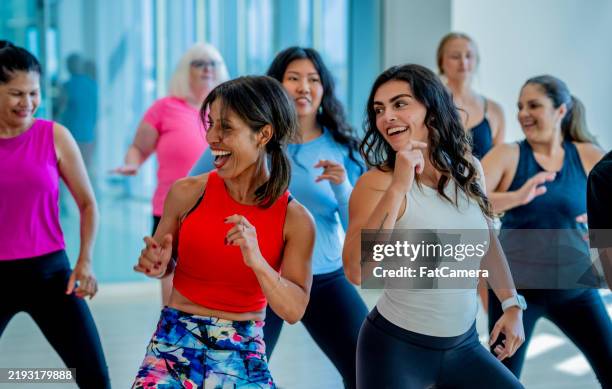dance fitness - zumba stock pictures, royalty-free photos & images