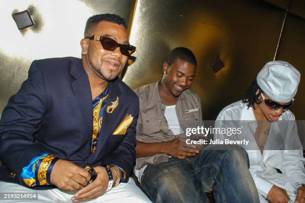 Spectacular Rapper Blue 2,222 Pretty Ricky Photos & High Res Pictures - Getty Images