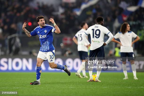 Patrick Cutrone of Como celebrates scoring his team's first goal during the Serie A match between SS Lazio and Como at Stadio Olimpico on January 10,...