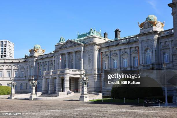 front of the akasaka palace state guest house in tokyo, japan - akasaka palace stock pictures, royalty-free photos & images