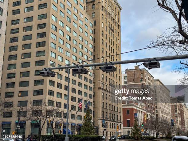 congestion pricing traffic cameras on madison park and park avenue new york city - avenue stock pictures, royalty-free photos & images