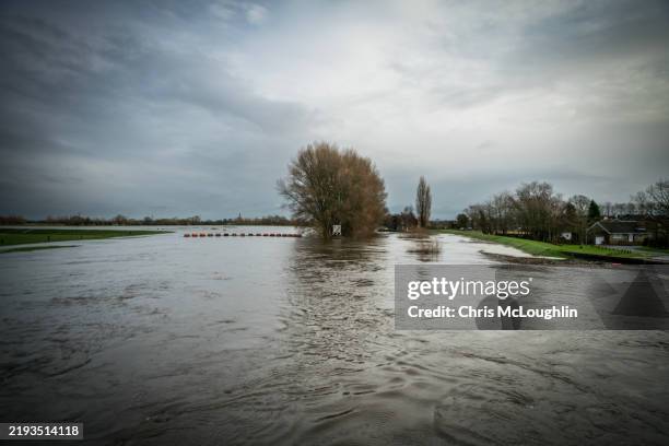 flooding on the river aire - flood stock pictures, royalty-free photos & images