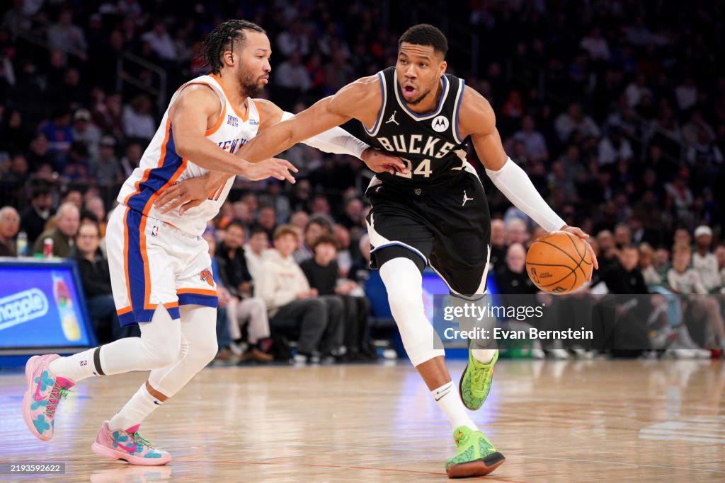 Milwaukee Bucks v New York Knicks