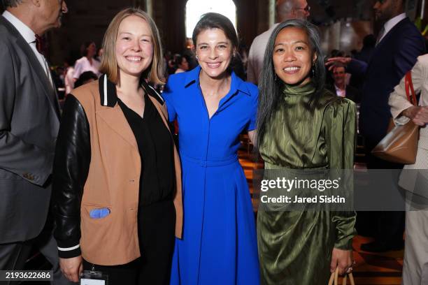 Springer Mus 63 Maria Torres Springer Photos & High Res Pictures - Getty Images