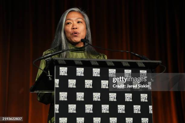 Springer Mus 63 Maria Torres Springer Photos & High Res Pictures - Getty Images