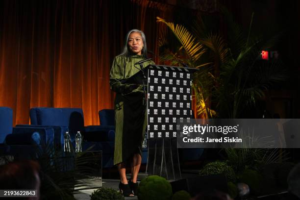Springer Mus 63 Maria Torres Springer Photos & High Res Pictures - Getty Images