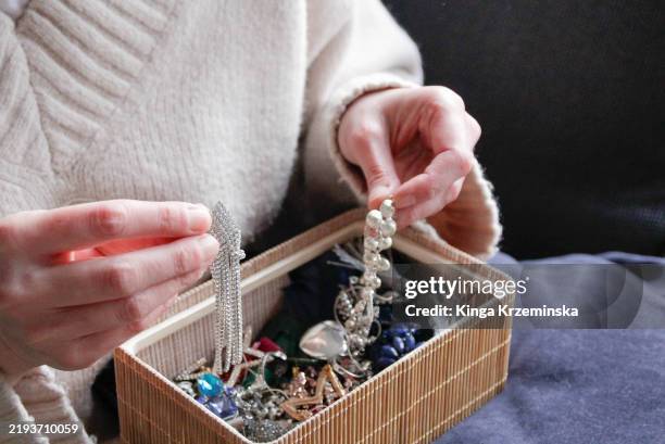 jewellery box - schmuckschatulle stock-fotos und bilder