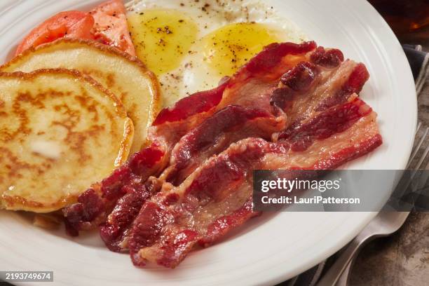 beef bacon breakfast - sunny side up stock pictures, royalty-free photos & images