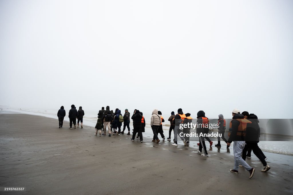 Boat carrying migrants leaves Gravelines for the United Kingdom