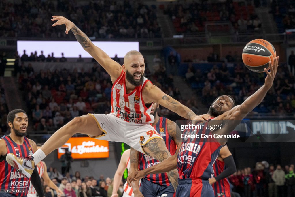 Baskonia Vitoria Gasteiz v Olympiacos Piraeus - Turkish Airlines EuroLeague